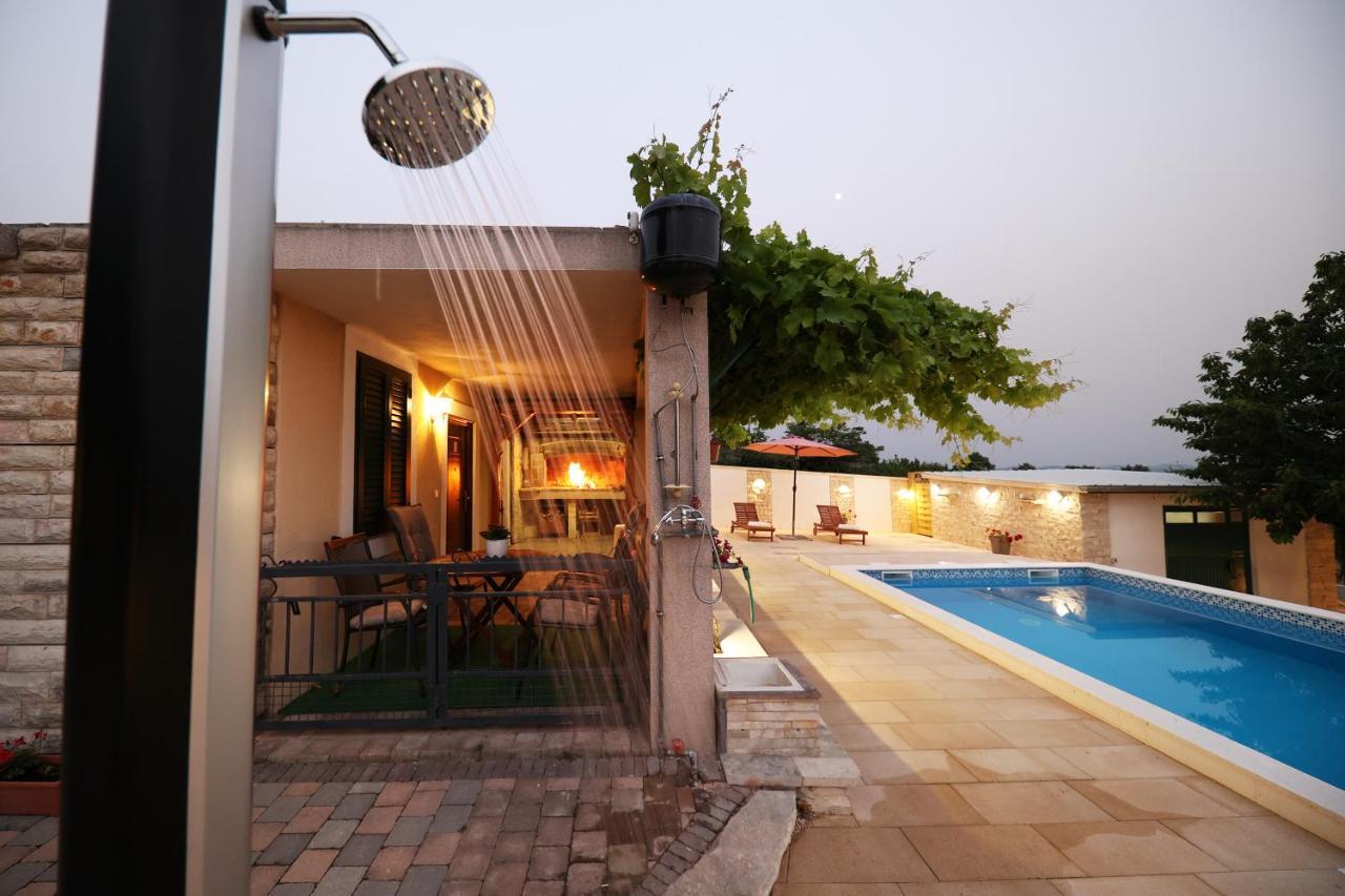Country House Korlat Benkovac Bagian luar foto