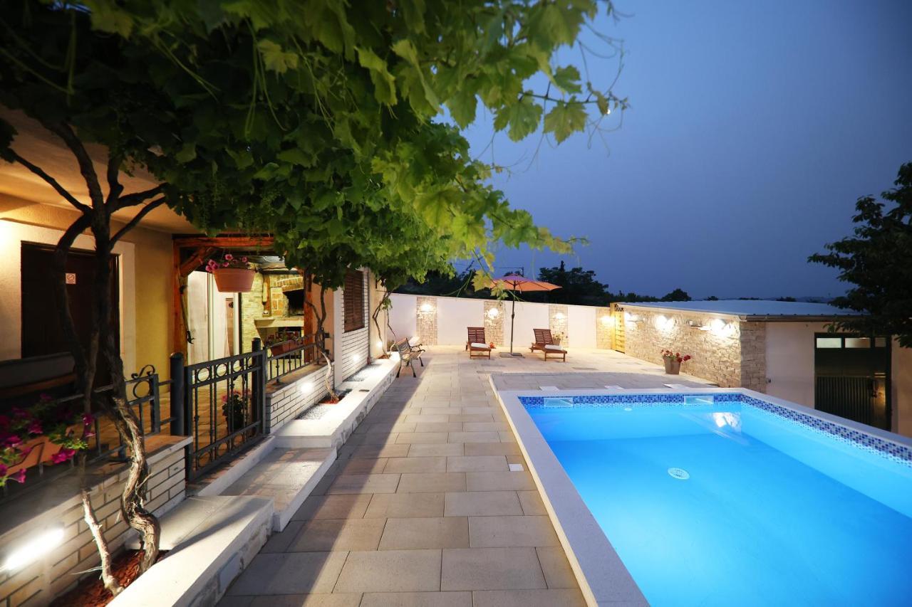 Country House Korlat Benkovac Bagian luar foto